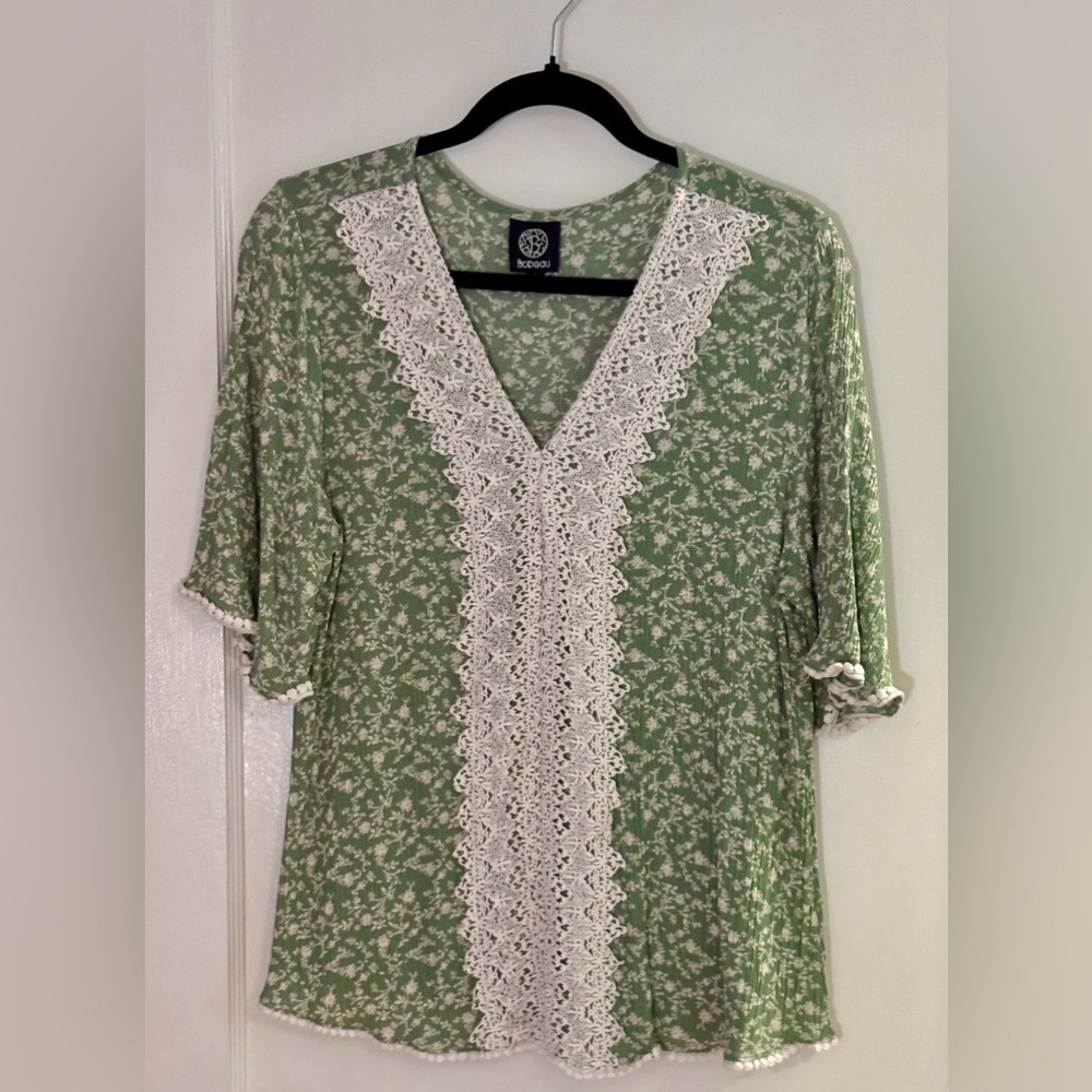 Bobeau Green V-Neck Blouse